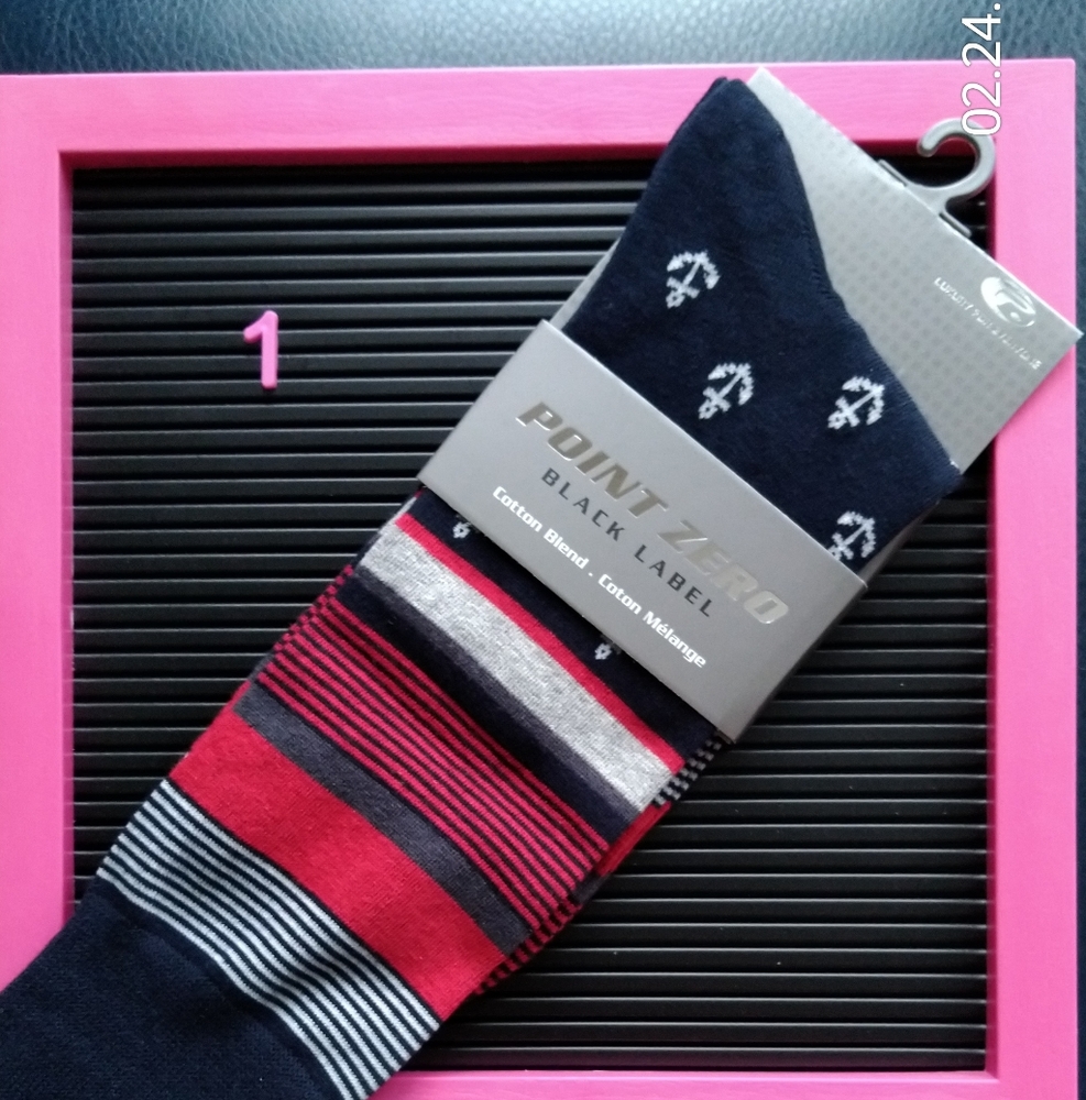 12 prs Men socks - NWT